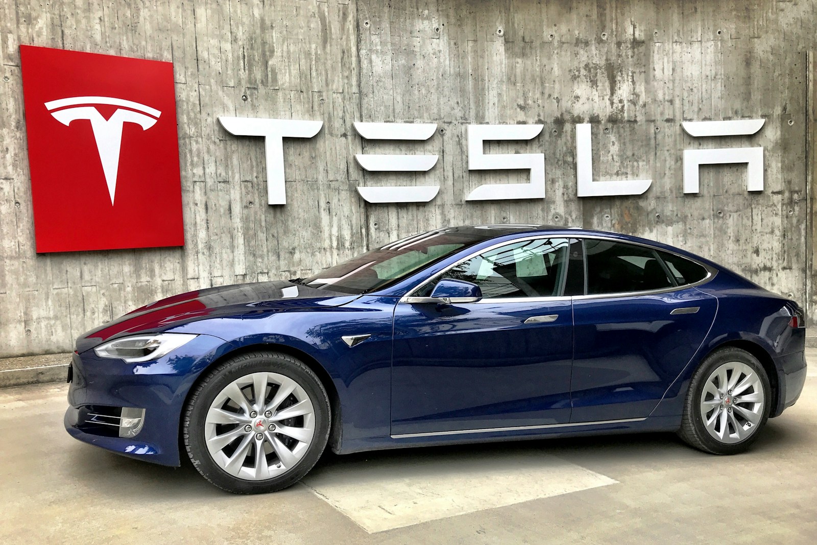 Tesla verkaufen: Fehler vermeiden und Gewinn maximieren