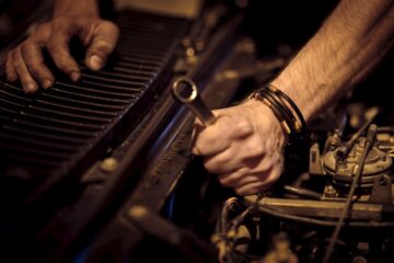 Autoreparatur: Wann zum Profi? Grenzen des Selbermachens